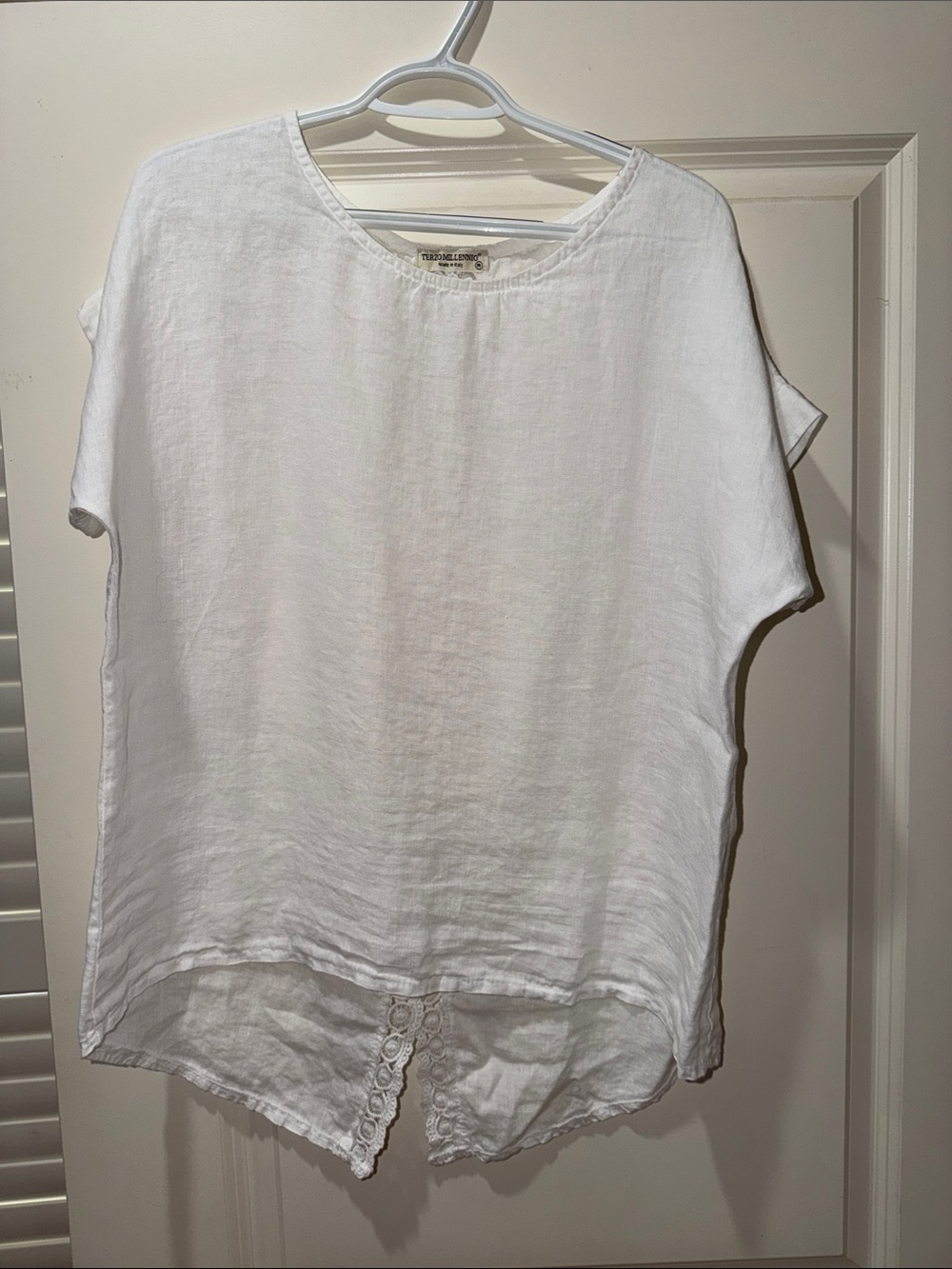 Women's White Linen Short-Sleeve Tunic with Lace Trim